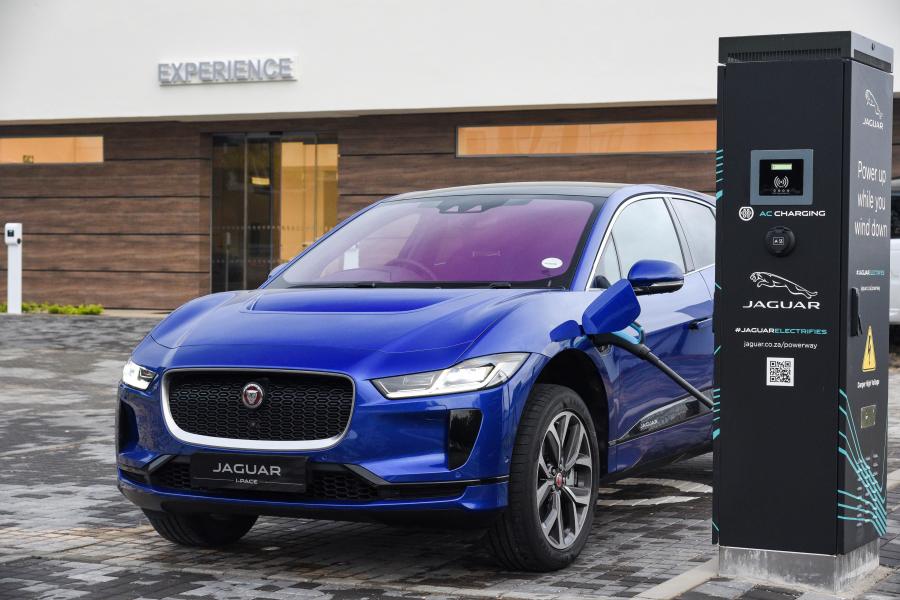  Jaguar I-Pace EV400 AWD HSE 2019 года  (ZA) (фото 6 из 47)